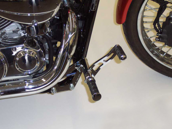 MB vorverl. Fußrasten / Ness Style Look glatt / kurz 11 cm / schwarz glanz / HONDA VT 750 Shadow / Spirit - RC50 / RC53 / ABE
