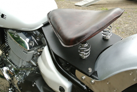 Sale: BR Schwingsattel-Kompl.-Set / Leder / schwarz / Yamaha XVS 1100 Cus + Clas / alle Heckfender