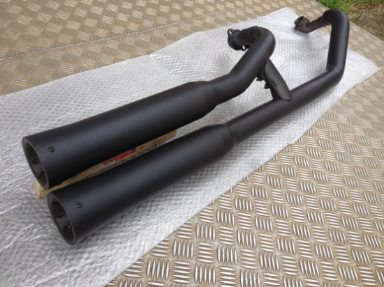 Preview: BR - BLACK - Ceramic - FALCON Double Groove / YAMAHA XVS 650 + Classic / Komplettanlg. / schwarz / EG-BE