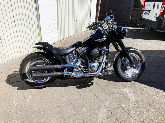 BR - Custom - Gepäckträger / Harley Softail / Custom - Bikes / 2008 - 2017 / Heckfender 18" / 16" - 180 - 200er / Steel schwarz