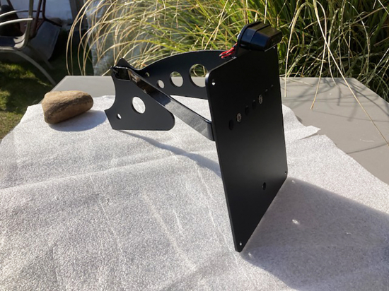 Stabil: seitl. BR-Kennzeichenh. Kompl.-Set - BULL  - sehr stabil - 5 mm Stahlbl. / black / YAMAHA XVS 1100 / 650 / Tüv