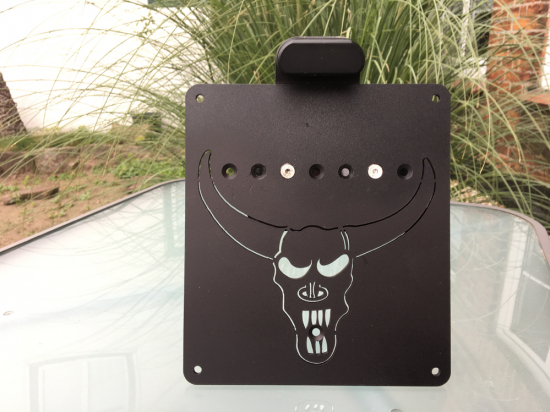 seitl. BR - Kennzeichenhalter - SKULL - black - Kompl.-Set / Suzuki VS 600 / 750 / 800 INTRUDER / TÜV