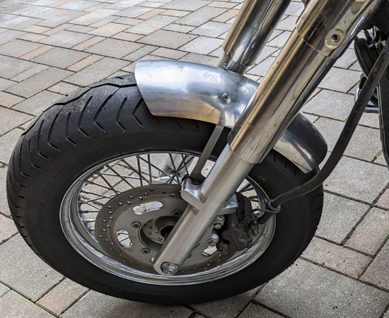 BR Frontfender univers. + Kawasaki VN 900 Classic - "Steel raw" Roadkiller "fat shorty" kurz / mit Halterung