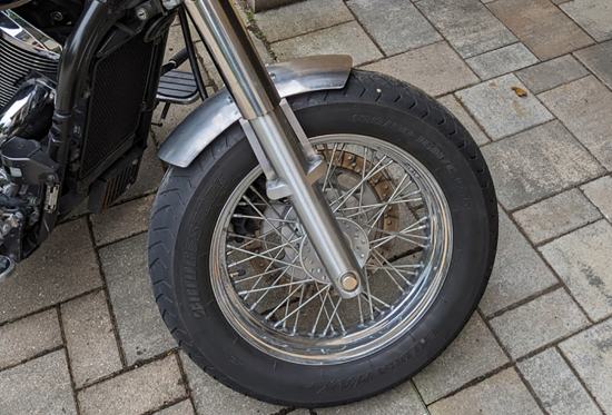 BR Frontfender univers. + Kawasaki VN 900 Classic - "Steel raw" Roadkiller "fat shorty" kurz / mit Halterung