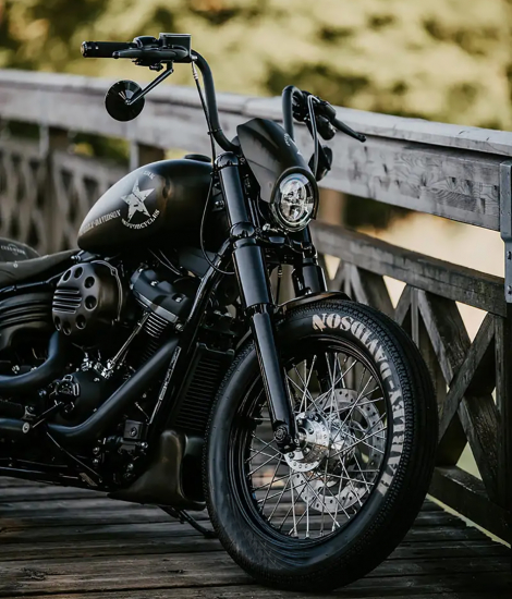 CW - Scheinwerfermaske Custom - schwarz glänzend / Harley Softail - Street Bob + Standard  ab 2018