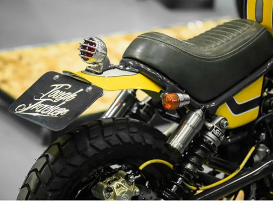 Preview: LED Vintage - Rücklicht - STRIPE 1 / Silber poliert / mit Halter / E-Zeichen