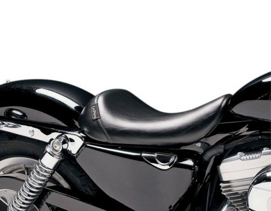 Le Pera / Bare Bones Solo Sattel / glatt - black / HARLEY Sportster - 04 - 06 + ab 2010 / 3,3 Galonen - Tank