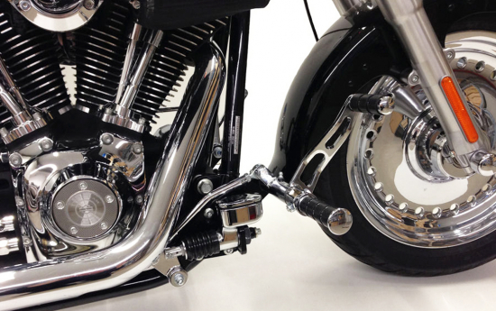MB Fußrastenanlage / 17 cm / schwarz + chrom / Ness Style Look / gefräste Hebel  / HD Softail Fatboy FS2 / ABE
