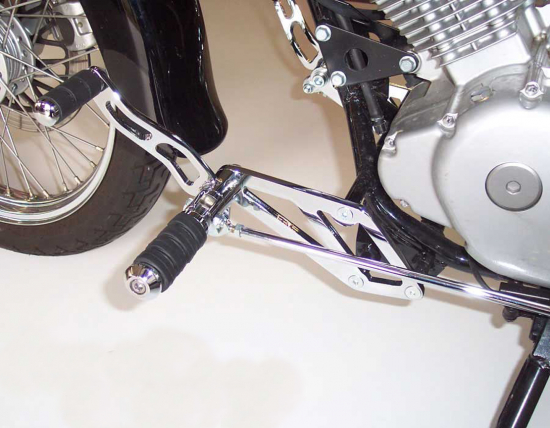 MB vorverl. Fußrasten / 12 cm / Ness Style gefräst / chrom / SUZUKI VL 125 Intruder/ Tüv