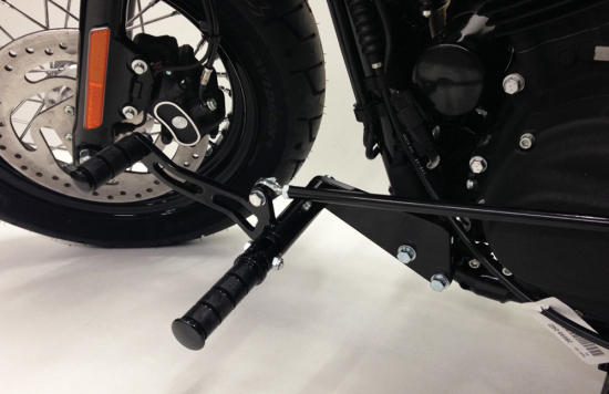 MB Fußrastenanlage / 42 cm / schwarz-matt / Ness Style / gefräste Hebel  / HD Sportster / XL2 / ABS / ab 2013 / Tüv