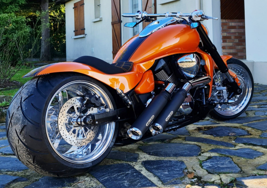 BR - Special Black - Sale: MILLER "El Grande" Komplettanlg. / ohne KAT / black + silver / Suzuki M 1800 R + R2 + RT / EG-BE