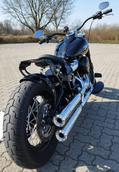 Custom - Gepäckträger V2 - Bobber / Harley Softail - (ausser Fat Boy, Breakout & FXDR) ab '18 / mit Bobber - Fender / 200/18" / black