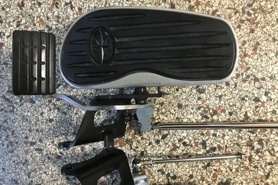 ORIGINAL - Fahrer - Trittbretter + Halter / YAMAHA XVS 650 Cus + Clas / linke + rechte Seite / TOP*