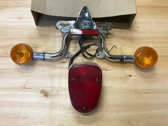 ORIGINAL - RÜCKLICHT - BLINKER - SET / YAMAHA XVS 1100 / 650 Classic / XV 1600 / XVZ 1300