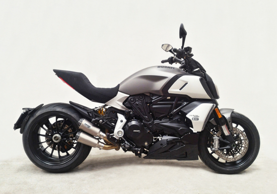 Vorführer: SHARK TRC 10 / Titan Carbon silber / SlipOn Schallämpfer 2-2 / DUCATI X-Diavel 1260 / ab 2018 / ABE