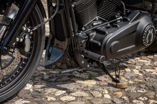 TB vorverlegte Fußrastenanlage / Base SATIN / Harley Softail ab 2018 /  / TÜV