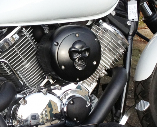 BR Luftfilter-Zierplatte Skull / 16 cm / schwarz-matt gepulvert / universal