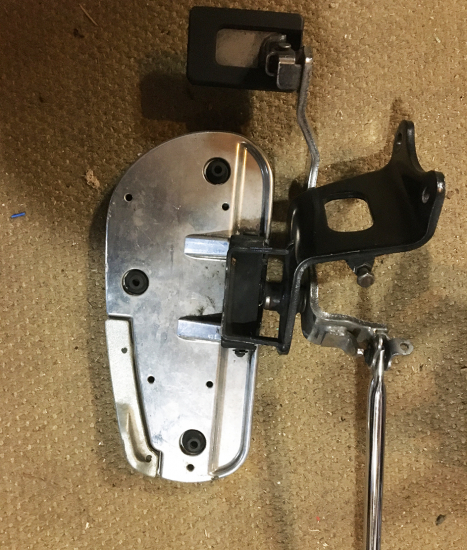 ORIGINAL - Fahrer - Trittbretter + Halter / YAMAHA XVS 650 Cus + Clas / linke + rechte Seite / TOP*