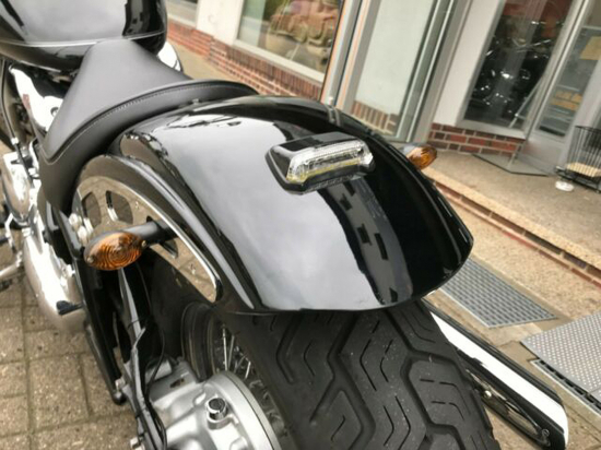 Rücklicht LED / inkl. Bremslicht / Roadkiller / schwarz / Klarglas / klein & flach / E-Kennzeichen