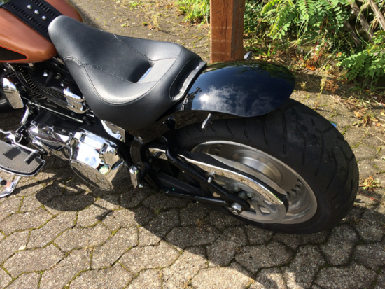 BR - Heckfender Stiletto Smoth mit E-Box / Stahlblech 215mm / mittig / Softail 08 up / Tüv