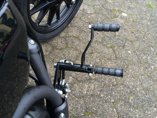 Nur für RACER:: MB vorverl. Fußrasten / Sundance gefräst / schwarz glanz / + 45 cm !!!  / YAMAHA XV 950 Racer / ABE