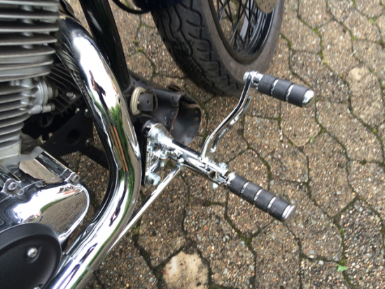 1 x Super - SALE: MB vorverl. Fußrasten - 12 cm / Ness Style gefräst / chrom / YAMAHA XVS 650 Cus + Clas / ABE !