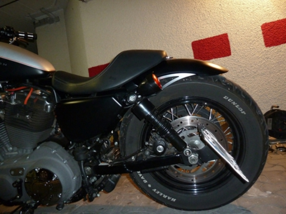 HECKFENDER Stiletto Smooth / Stahlblech 220mm / mittig Cut Out / HD Sportster 04-18 / Tüv