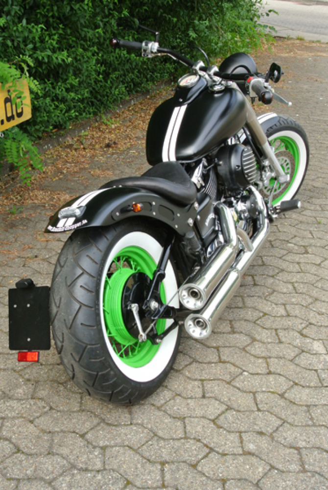 YAMAHA FAT-BLACK+GREEN-BOBBER-UMBAU