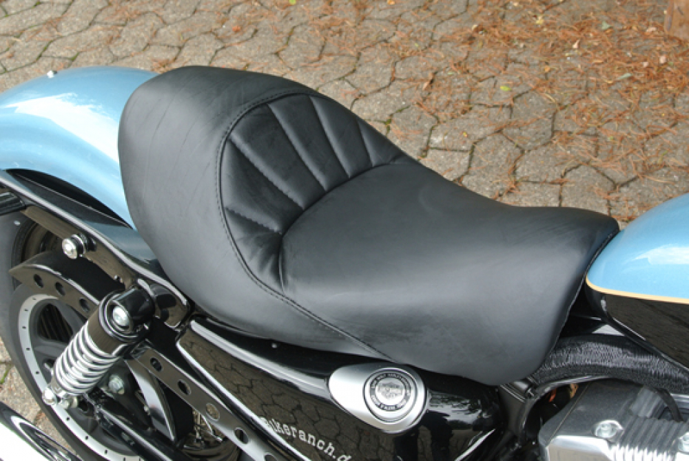 BR-ECHTLEDERSATTEL im BR-DESIGN - Austausch - Harley Sportster