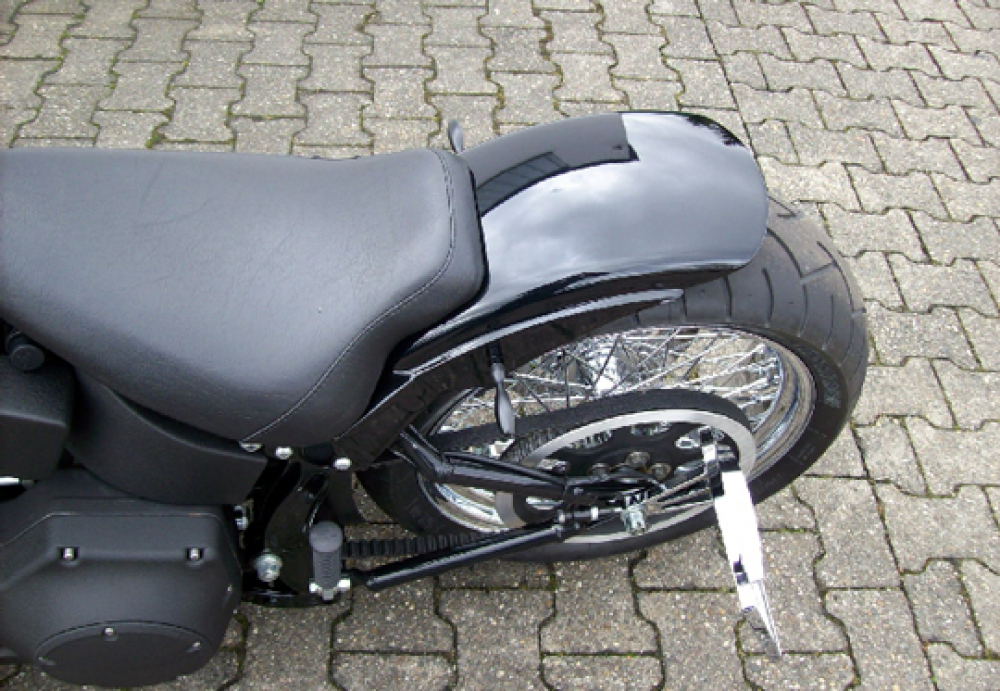 HECKFENDER Stiletto / Stahlblech 215mm / 10mm / HD-Schwinge / Softail 00 - 05 / Tüv