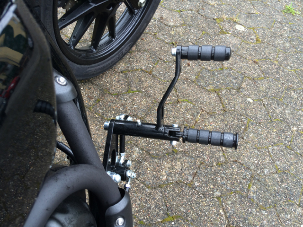Nur RACER: MB vorverl. Fußrasten / Sundance gefräst / schwarz matt / 45 cm !!! vor / YAMAHA XV 950 Racer / ABE