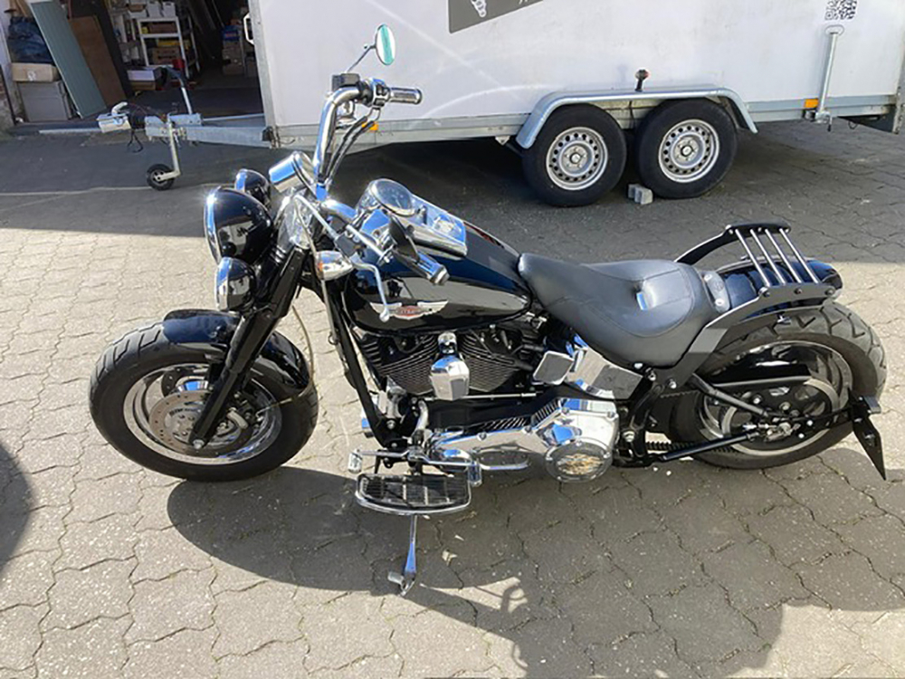 BR - "BIG" Custom - Gepäckträger / HD Softail / Custom - Bikes / Fat Boy + Breakout / Steel schwarz / ab 2018 / 240er / 260er - 18" Rad