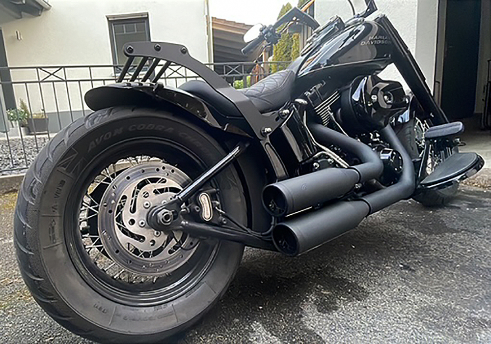 BR - Custom - Gepäckträger / Harley Softail / Custom - Bikes / 2008 - 2017 / Heckfender 18" / 16" - 200er / Steel schwarz