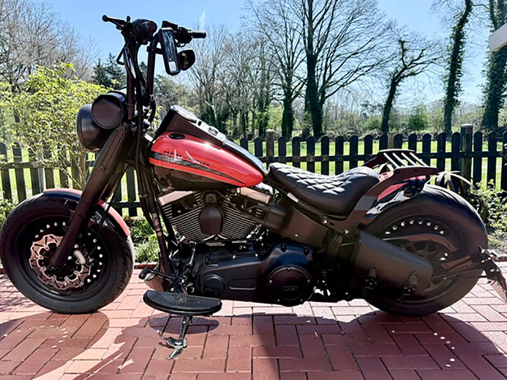 BR - Custom - Gepäckträger / Harley Softail + Fat Boy / Custom - Bikes / 08 - 17 ( ausser Rocker & Breakout ) 16" / 18" Rad / 200 - 240er