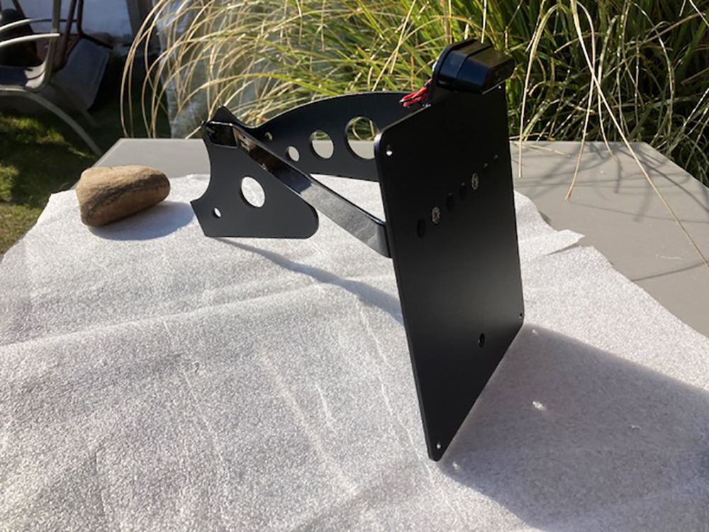 Stabil: seitl. BR-Kennzeichenh. Kompl.-Set - BULL  - sehr stabil - 5 mm Stahlbl. / black / YAMAHA XVS 1100 / 650 / Tüv