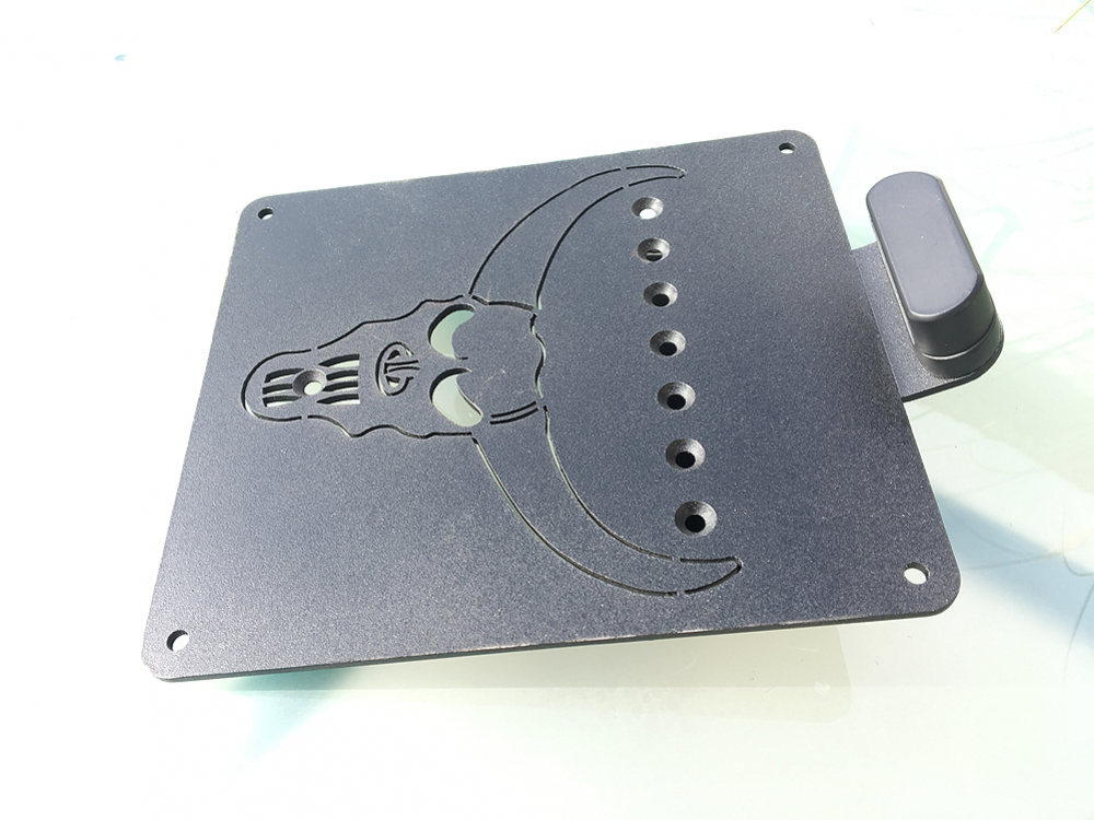 BR - KZH - Platte "SKULL"  ALU / schwarz beschichtet / 18 x 20cm / DE  / inkl. BR-Mini-LED-Leuchte / EG-BE