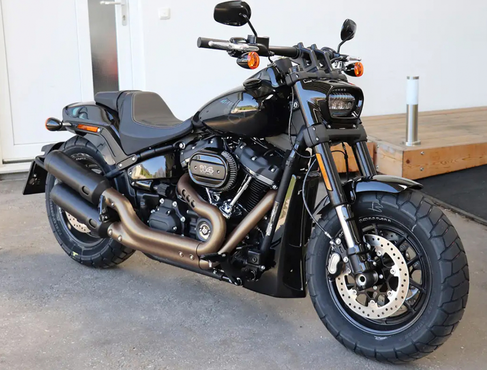 CW - Bugspoiler BOBBER - schwarz lackierfähig / Harley Softail - Street Bob + Standard  ab 2018