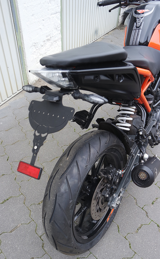 SALE: - megakurzer BR - Kennzeichenhalter - Skull + Reflektor - KTM Duke 125 / 390 / ab 2017