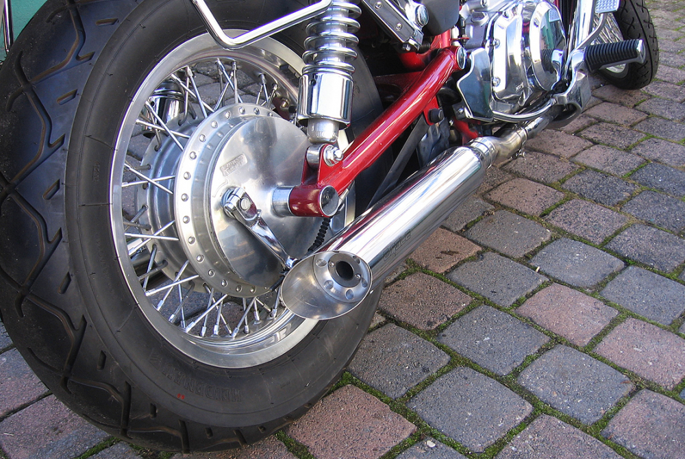 EAGLE IRON - SlipOn / Suzuki VS 600 / 750 / 800 / slash cut / silber poliert / EG-ABE