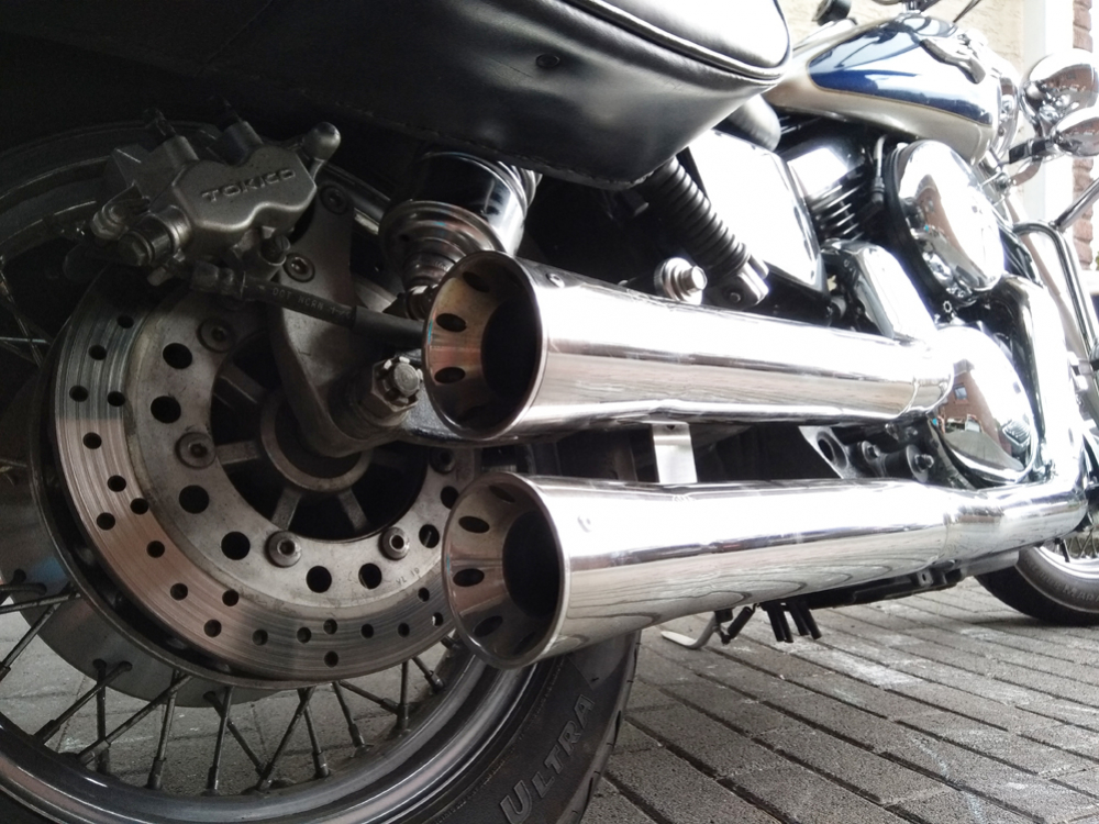 Nur bei uns: Falcon Double Groove - Komplettanl. / KAWASAKI VN 1500/1600 Classic / silber poliert / EG-BE