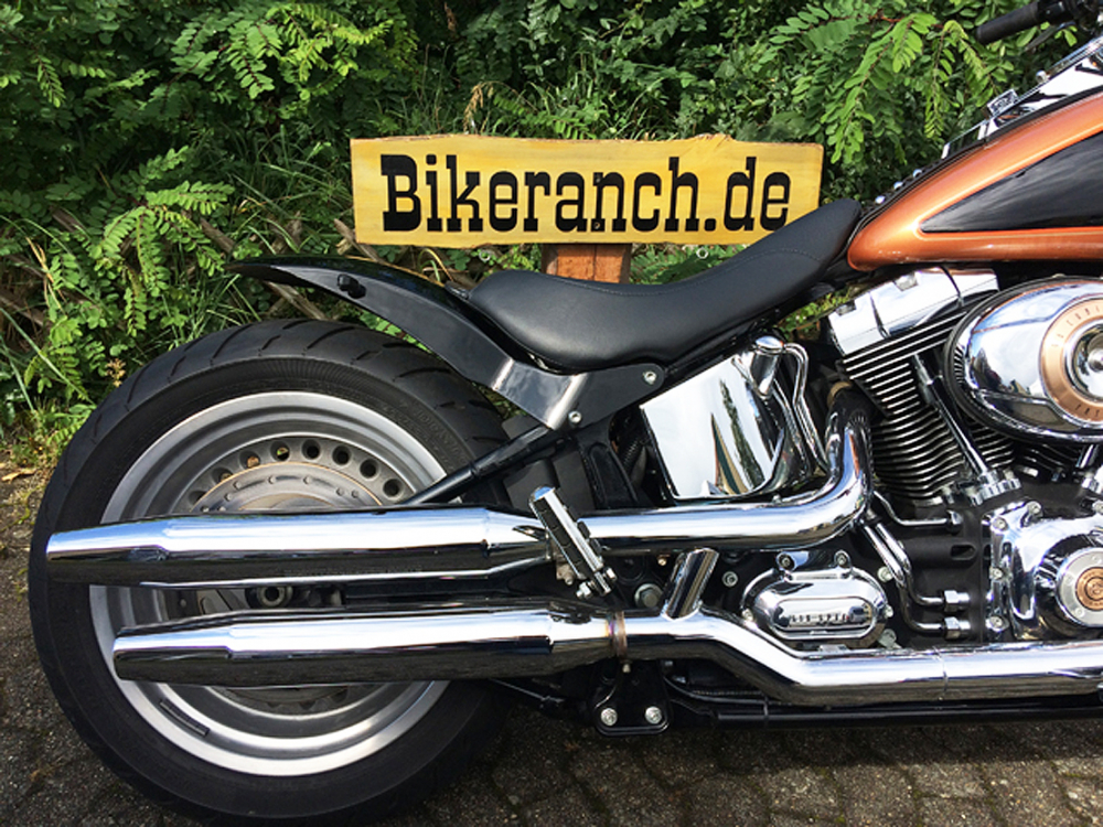 BR - HECKFENDER Stiletto Smooth / NoCutOut / Stahlblech 215 mm / HD-Schwinge / Softail 08-17 / Tüv
