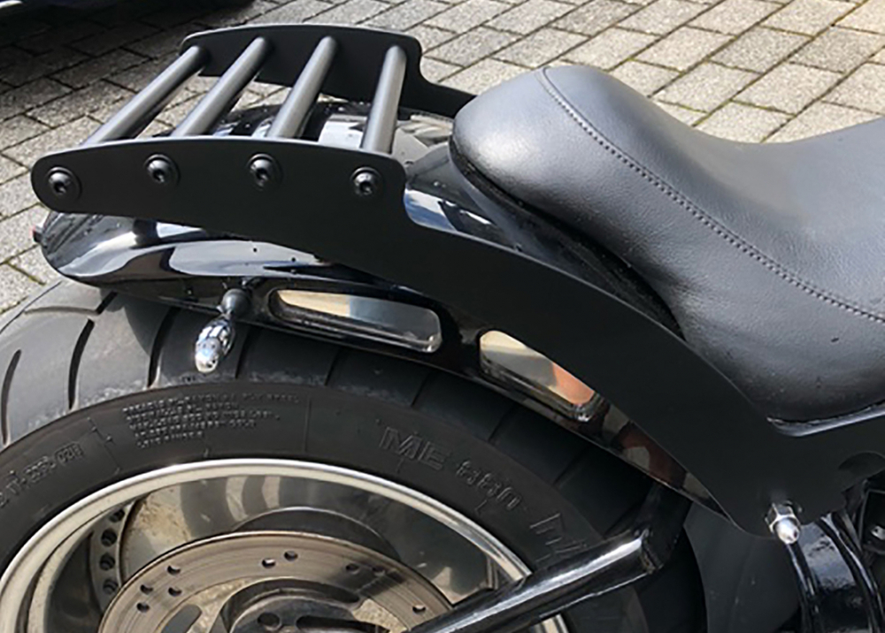 BR - Custom - Gepäckträger - BIG / HD Softail / Custom - Bikes / Fat Boy + Breakout / Steel schwarz / ab 2018 / 240er / 260er