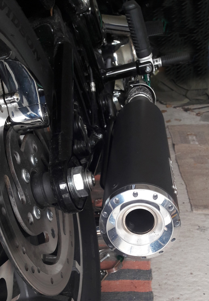 BLACK SALE: MILLER - Indipendence - schwarz / HD Softail SportGlide / FLSB / 107 CUI - SlipOn / Euro 4 / 18 - 20 / ABE