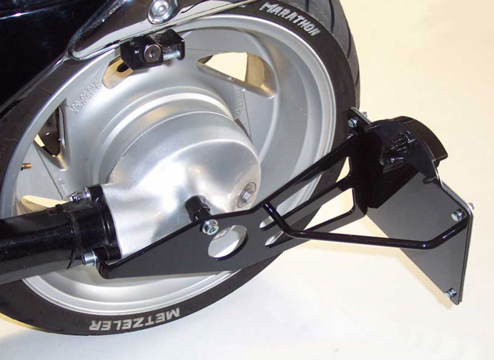seitl. MB - Kennzeichenhalter Kompl.-Set - Schwarz-glanz / Suzuki VLR - C 1800 / TÜV