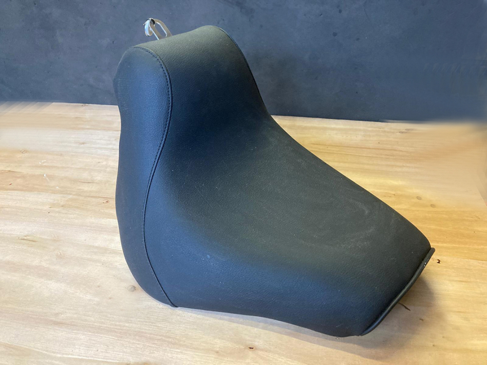 Einzelsitz / Yamaha XVS 1100 Classic / Original - Heckfender / Muster nach Wahl