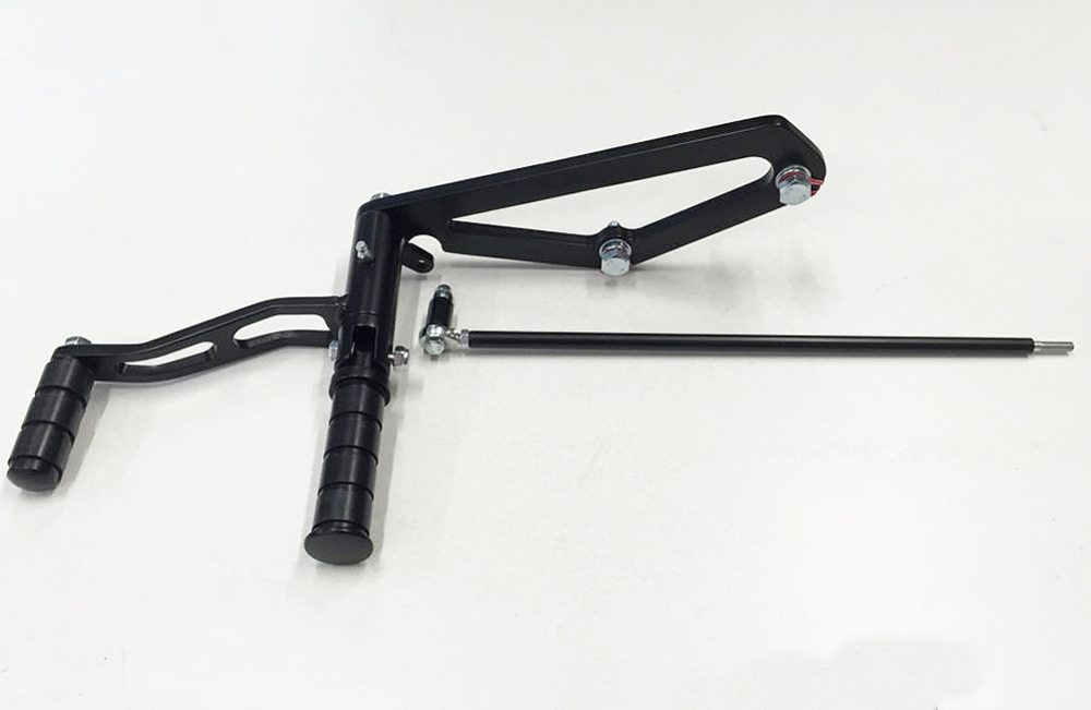 MB vorverl. Fußrasten / 17cm / Ness Style glatt / schwarz matt / KAWASAKI VN 900 / Custom + Classic / Tüv