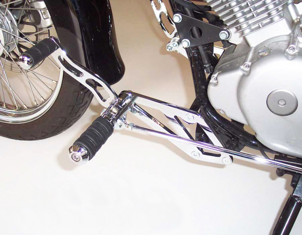 MB vorverl. Fußrasten / 12 cm / Ness Style gefräst / chrom / SUZUKI VL 125 Intruder/ Tüv