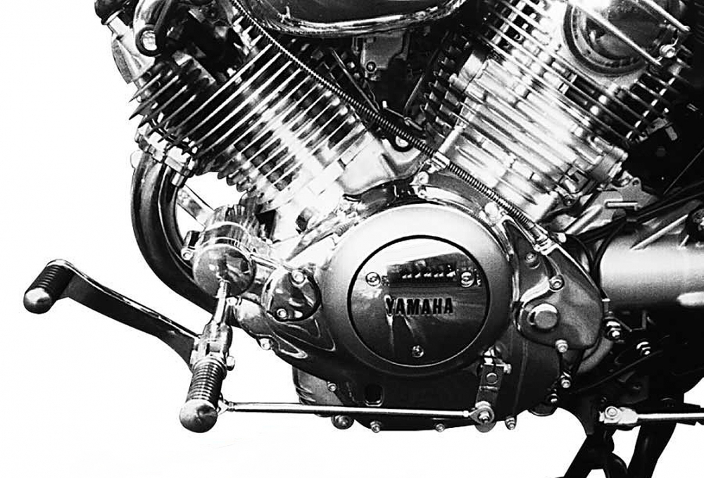 MB vorverl. Fußrasten / Ness Style gefräst / 13 cm / chrom / YAMAHA XV 750 / 1000 / 1100 Virago / Tüv