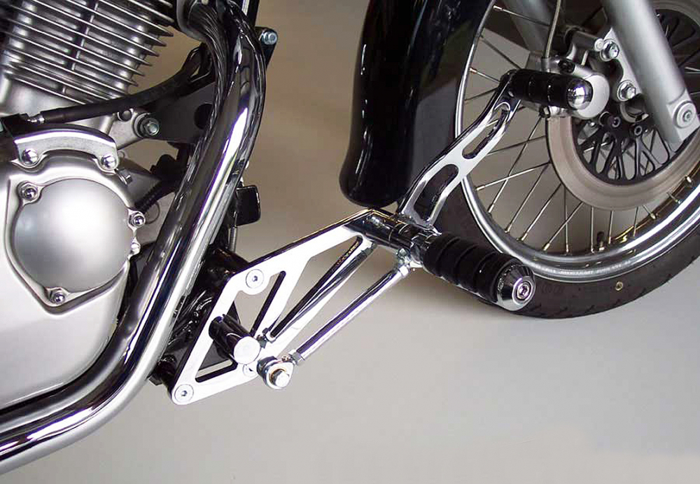 MB vorverl. Fußrasten / 15 cm / Sundance gefräst / schwarz glanz / Suzuki VL 125 Intruder / Tüv