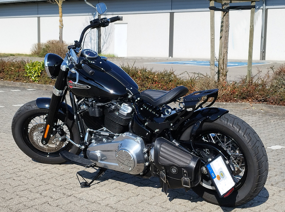 Custom - Gepäckträger V2 - Bobber / Harley Softail - (ausser Rocker, Breakout) 08 - 17 / mit Bobber - Fender / 200/18" / black